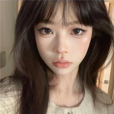 碧窗艳影